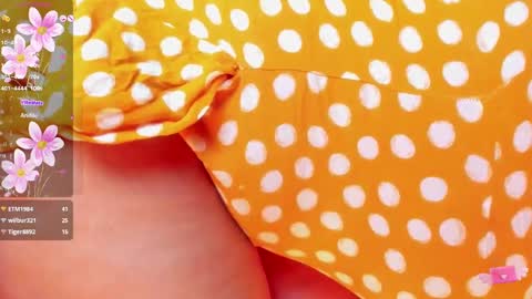 Snapshot of tammybrown1 chatting on December 15, 6:51 am T A M M Y online show from December 15, 6:51 am