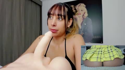 Snapshot of tamy_bennett chatting on October 24, 10:00 am Tamara online show from October 24, 10:00 am