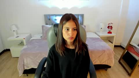 Snapshot of tamy_edwards chatting on December 20, 7:28 pm Tamy online show from December 20, 7:28 pm
