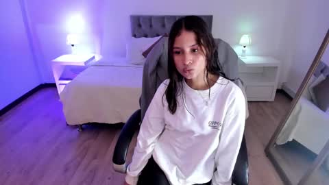 Snapshot of tamy_edwards chatting on March 6, 12:41 pm Tamy online show from March 6, 12:41 pm