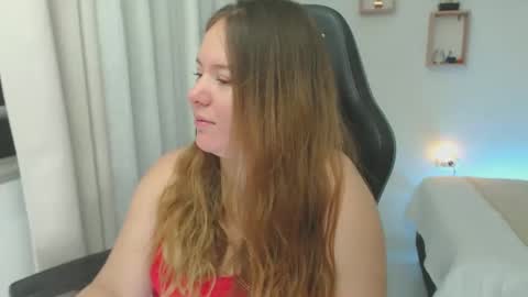 Snapshot of tamy_shine87 chatting on December 4, 6:44 am Im Samy online show from December 4, 6:44 am