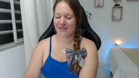 Snapshot of tamy_shine87 chatting on December 18, 1:59 am Im Samy online show from December 18, 1:59 am