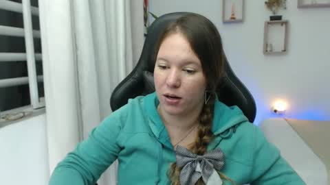 Snapshot of tamy_shine87 chatting on December 18, 5:26 am Im Samy online show from December 18, 5:26 am