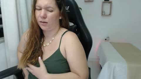 Snapshot of tamy_shine87 chatting on December 21, 12:31 am Im Samy online show from December 21, 12:31 am