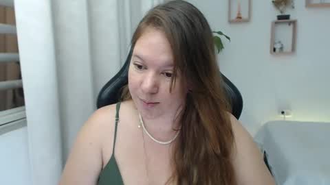 Snapshot of tamy_shine87 chatting on January 5, 2:06 am Im Samy online show from January 5, 2:06 am