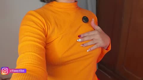 Snapshot of tamyeliot chatting on October 15, 3:50 am Tamy online show from October 15, 3:50 am