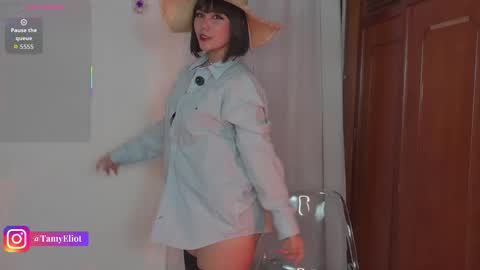 Snapshot of tamyeliot chatting on November 26, 3:51 am Tamy online show from November 26, 3:51 am