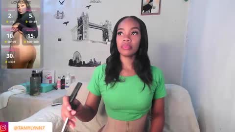 Snapshot of tamylynn05 chatting on October 14, 12:00 am tamylynn online show from October 14, 12:00 am