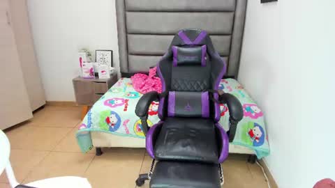 Tania  online show from July 28, 7:39 pm