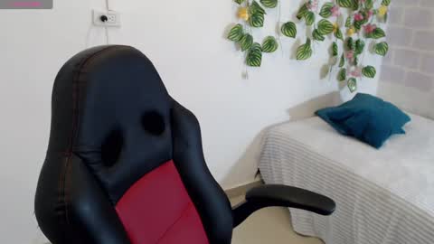 Tania  online show from January 15, 7:55 pm