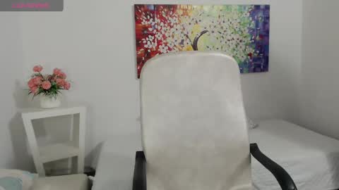 Tania  online show from May 26, 7:10 pm