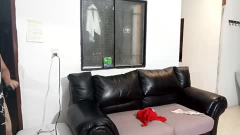 Snapshot of taniamilf69 chatting on October 6, 7:22 pm taniamilf69 online show from October 6, 7:22 pm