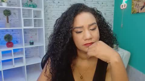 Snapshot of tanisha_curly_ chatting on March 24, 9:42 pm Tanisha online show from March 24, 9:42 pm