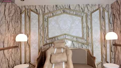 Snapshot of tanisha_greyy chatting on November 13, 12:15 pm Tanisha ONLINE GTM -5 7001400 online show from November 13, 12:15 pm