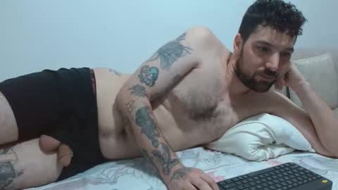 Snapshot of tap_hand2 chatting on November 23, 9:53 am jimmy online show from November 23, 9:53 am