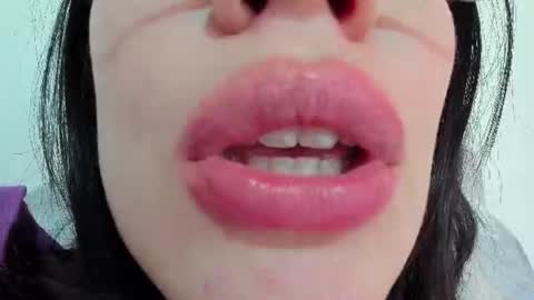 Snapshot of tara_joi chatting on July 9, 11:47 am Tara online show from July 9, 11:47 am
