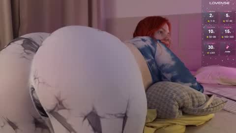 Snapshot of tara_renn chatting on October 8, 8:28 pm tara_renn online show from October 8, 8:28 pm