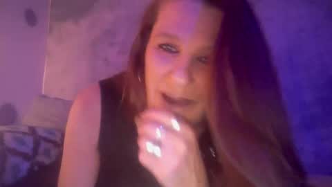 Snapshot of taralynn7136 chatting on December 7, 7:38 am tara lynn online show from December 7, 7:38 am
