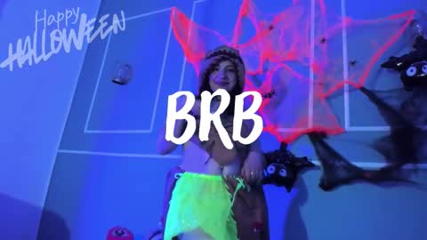 Snapshot of tarataylorr chatting on November 2, 2:14 am Tara online show from November 2, 2:14 am