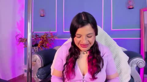 Snapshot of tarataylorr chatting on November 12, 2:34 am Tara online show from November 12, 2:34 am