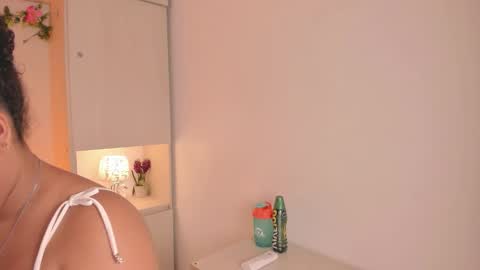  T A R A  online show from October 12, 4:11 am