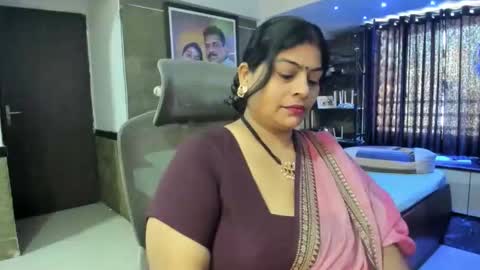 Snapshot of tarivishu23 chatting on October 22, 2:34 am tarivishu23 online show from October 22, 2:34 am