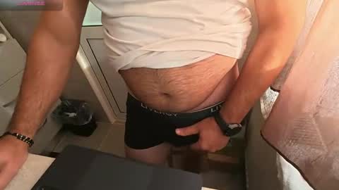 Snapshot of tarkan198 chatting on October 24, 6:54 am tarkan198 online show from October 24, 6:54 am