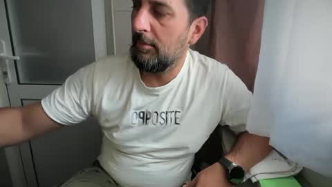 Snapshot of tarkan198 chatting on November 5, 9:53 am tarkan198 online show from November 5, 9:53 am