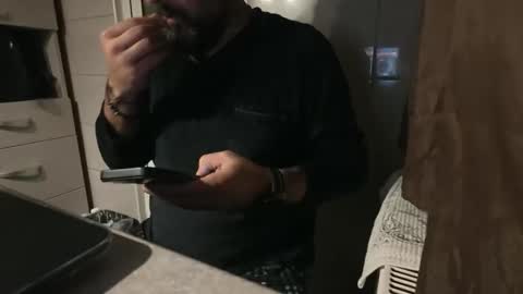 Snapshot of tarkan198 chatting on November 11, 11:05 pm tarkan198 online show from November 11, 11:05 pm