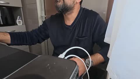 Snapshot of tarkan198 chatting on November 15, 8:11 am tarkan198 online show from November 15, 8:11 am