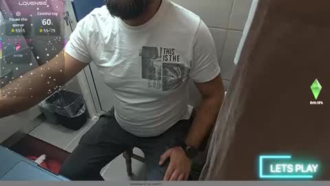 Snapshot of tarkan198 chatting on November 30, 7:18 pm tarkan198 online show from November 30, 7:18 pm