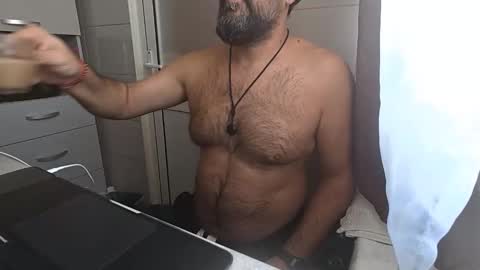 Snapshot of tarkan198 chatting on December 15, 10:30 am tarkan198 online show from December 15, 10:30 am