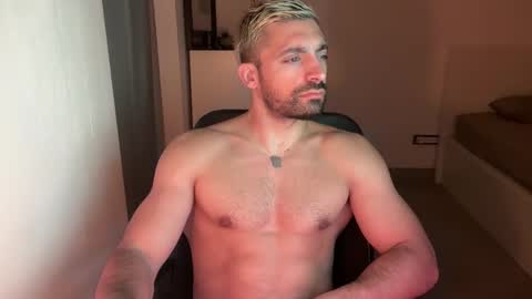 tarquit8 online show from September 26, 8:57 pm