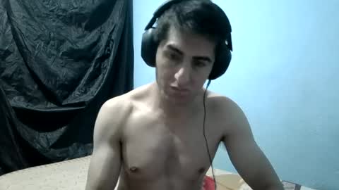 Snapshot of tarzan_07 chatting on July 1, 6:04 am tarzan_07 online show from July 1, 6:04 am