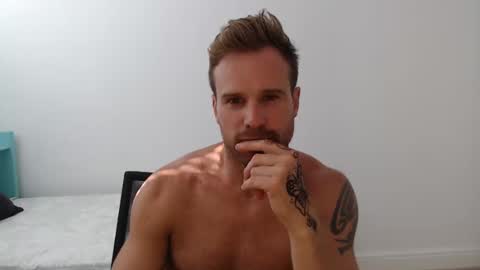 Snapshot of tarzan_thejungleboy chatting on March 3, 6:04 am Tarzan online show from March 3, 6:04 am