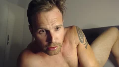 Snapshot of tarzan_thejungleboy chatting on October 26, 12:49 am Tarzan online show from October 26, 12:49 am