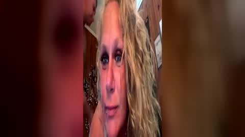 Snapshot of tarzansheadqueen chatting on June 19, 5:12 am tarzansheadqueen online show from June 19, 5:12 am