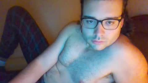 Snapshot of tarzanwild68 chatting on December 10, 1:54 am TarzanWild68 online show from December 10, 1:54 am