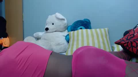 milan online show from February 2, 11:08 am