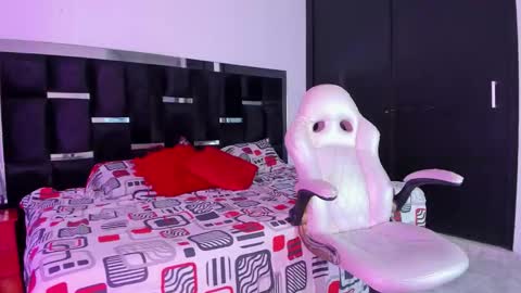 tashasant online show from November 20, 8:52 pm