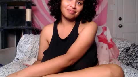 Snapshot of tasteekitty chatting on November 4, 7:07 am Tastee Kitty online show from November 4, 7:07 am