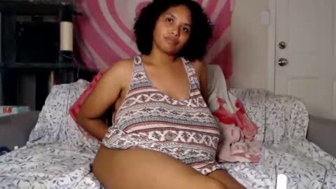 Snapshot of tasteekitty chatting on November 11, 2:22 am Tastee Kitty online show from November 11, 2:22 am