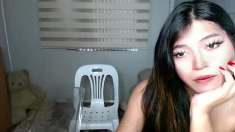 Snapshot of tasteofinnocent69 chatting on December 19, 9:07 am online show from December 19, 9:07 am