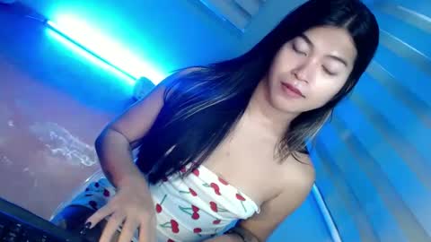Snapshot of tasteofinnocent69 chatting on January 20, 7:36 am online show from January 20, 7:36 am