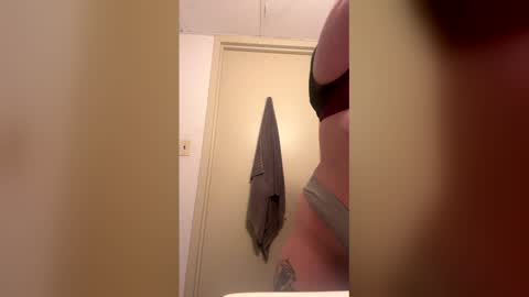 tastycakes999 online show from December 21, 5:36 am