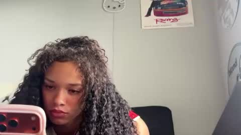 Snapshot of tateharper chatting on June 18, 7:51 pm Tate Harper online show from June 18, 7:51 pm