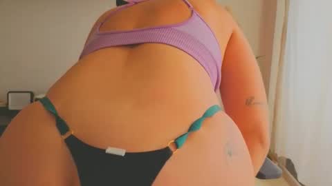 Snapshot of tatiana2224 chatting on March 11, 10:10 am tatiana2224 online show from March 11, 10:10 am