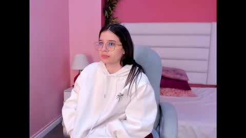 Snapshot of tatiana_arboleda chatting on March 16, 3:45 am tatiana_arboleda online show from March 16, 3:45 am