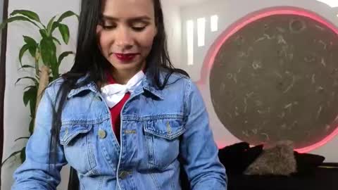 Snapshot of tatiana_branc chatting on December 13, 8:47 pm Tatiana Br online show from December 13, 8:47 pm