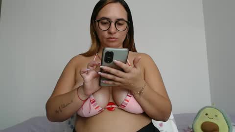 Snapshot of tatiana_monteros chatting on December 5, 4:01 pm tatiana_monteros online show from December 5, 4:01 pm